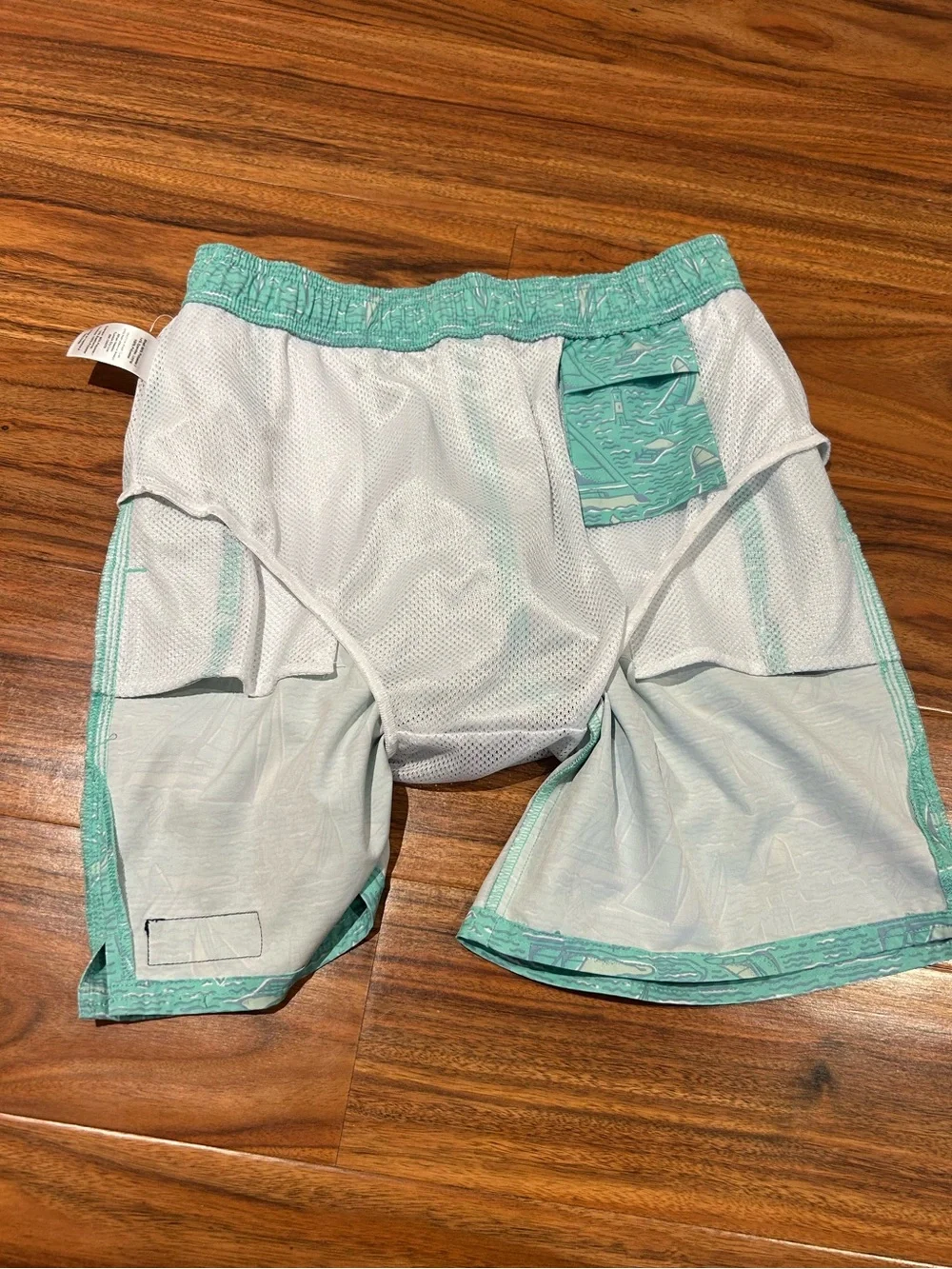 Vineyard vines teal sailboat swim trunks boys size 12 14